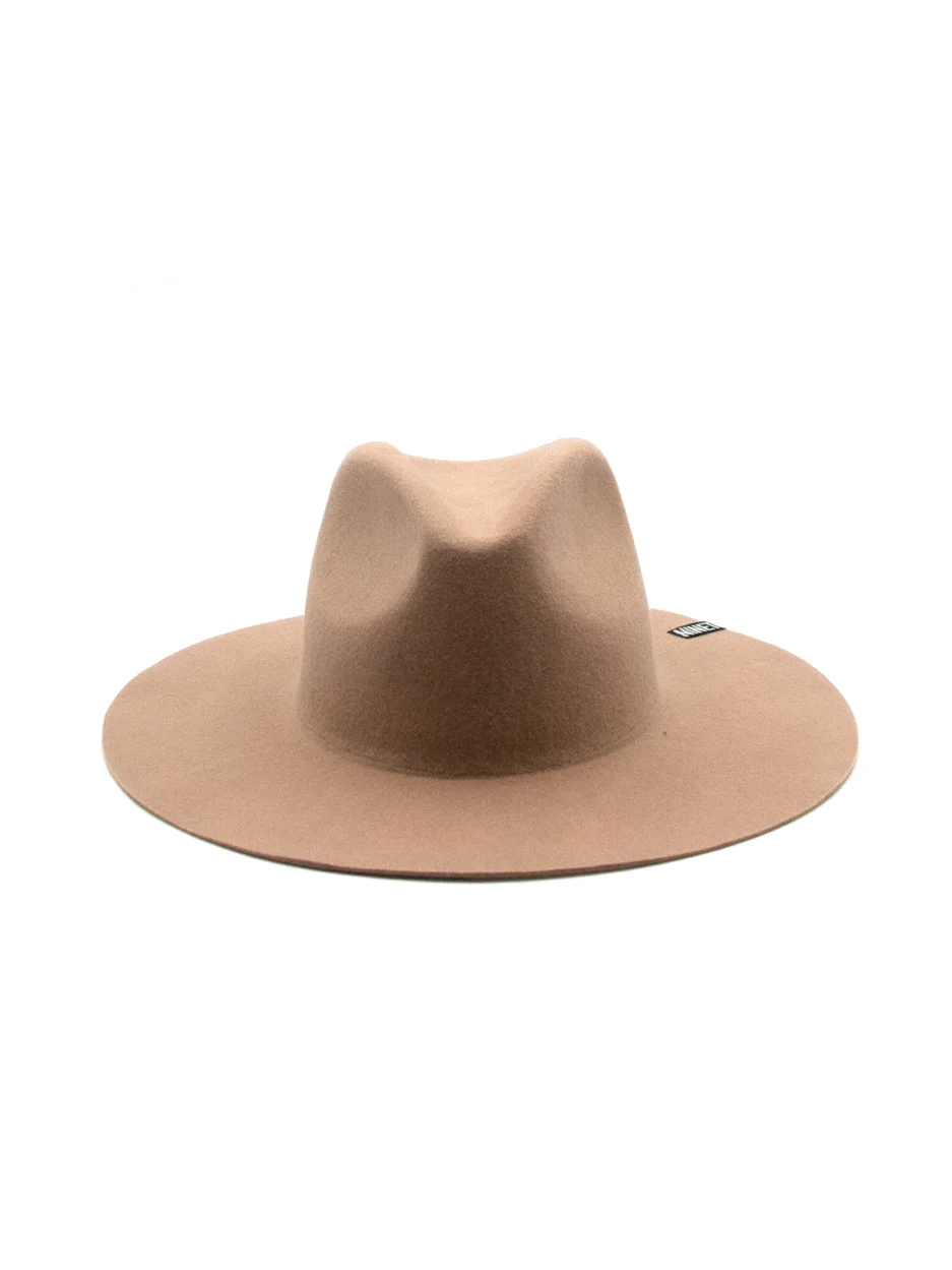 classico cappello in feltro beige