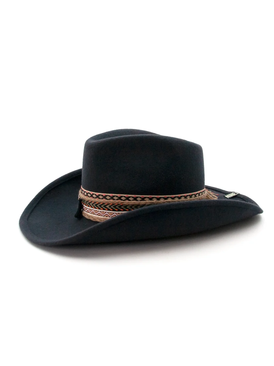 cappello cowboy con decorazione